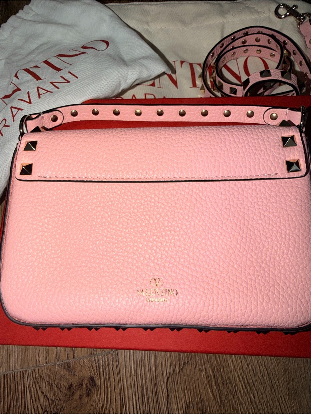 Valentino Garavani Pink Rockstud Top Handle Shoulder Bag - Picture 3 of 4